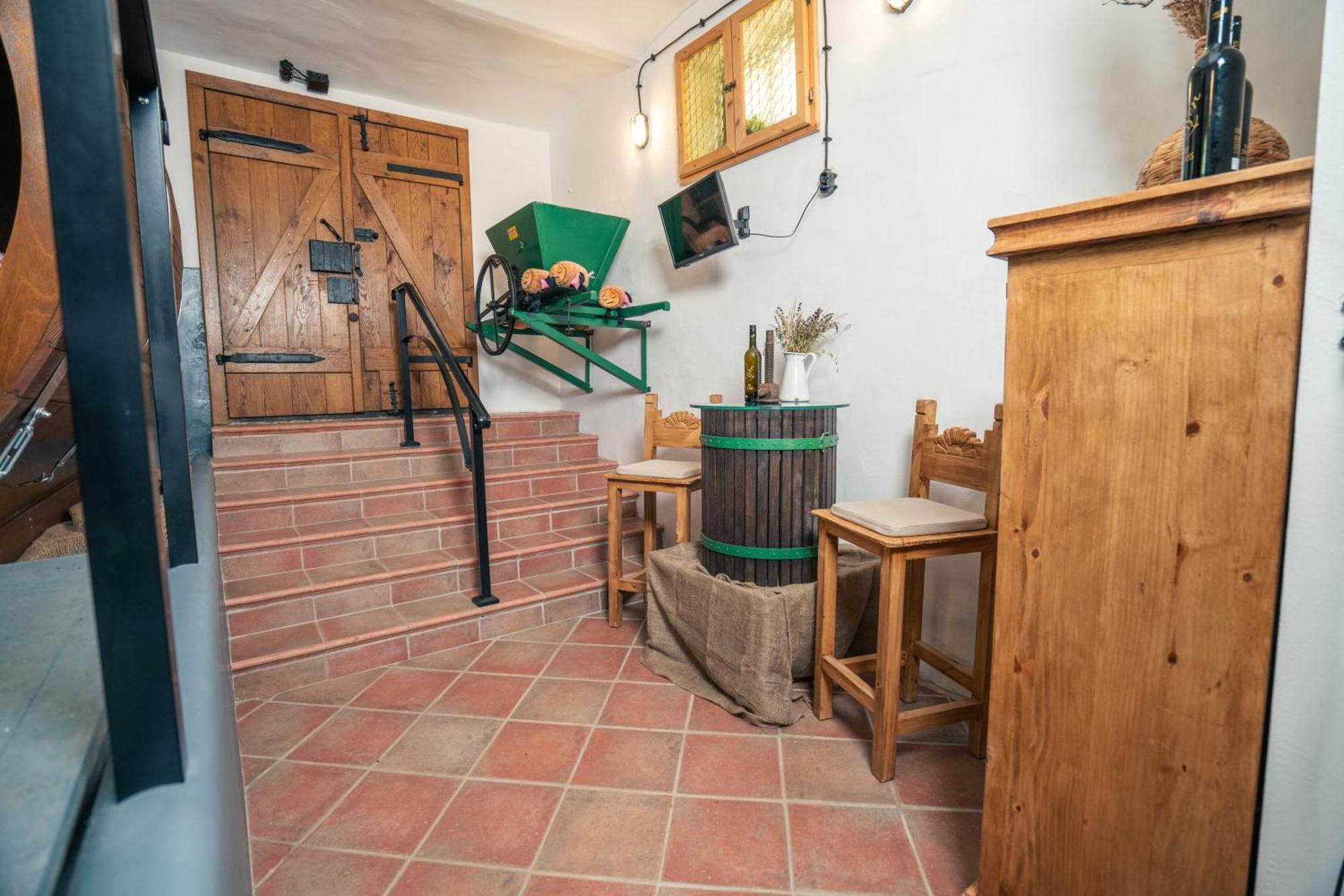 Winzerhof Kuessler - Weinviertel Hotel Stillfried Eksteriør billede