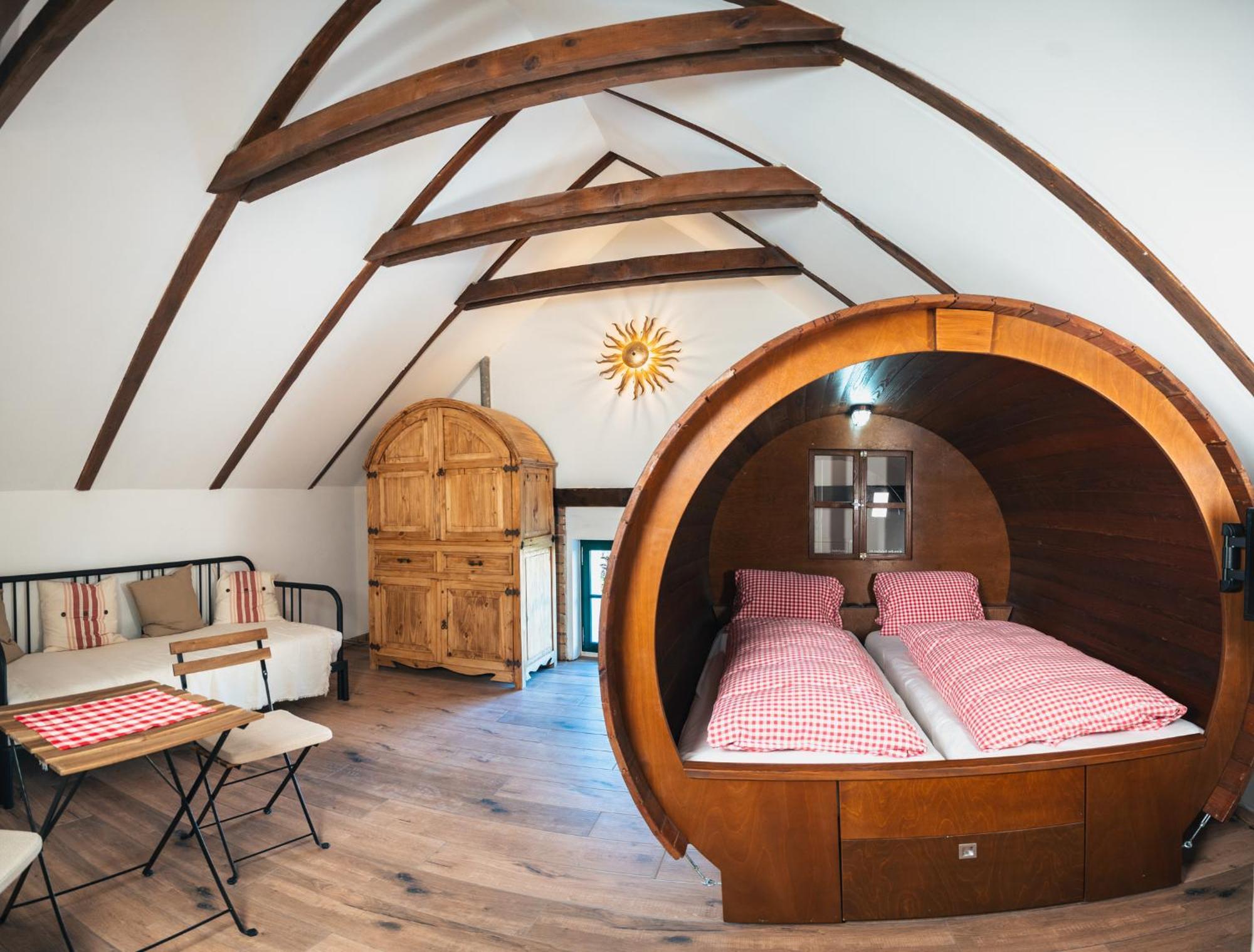 Winzerhof Kuessler - Weinviertel Hotel Stillfried Eksteriør billede
