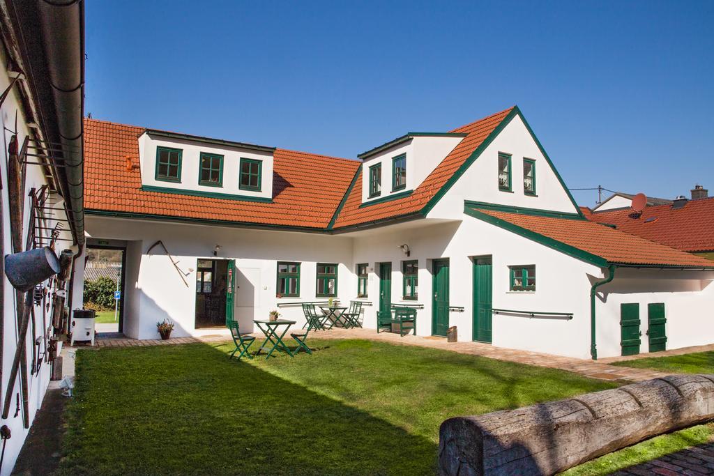Winzerhof Kuessler - Weinviertel Hotel Stillfried Eksteriør billede