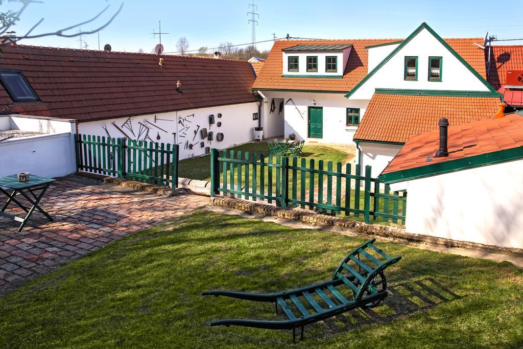 Winzerhof Kuessler - Weinviertel Hotel Stillfried Eksteriør billede
